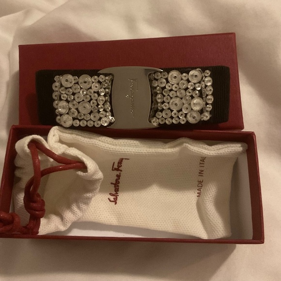 Salvatore Ferragamo Ladies Vara Bow Grosgrain Hairclip